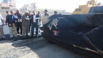 وزير الأشغال يدشن أعمال السفلتة بجسر الحشيشية