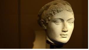 مصر تكتشف نفق قد يقود إلى قبر كليوباترا