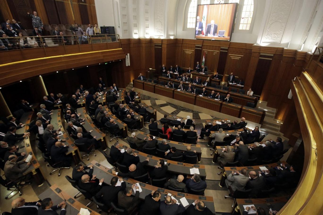 انقسامات البرلمان اللبناني تعطل انتخاب الرئيس للمرة الثامنة