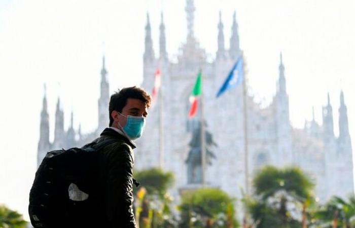 آلاف الإيطاليون يتظاهرون في روما احتجاجاً على توريد الأسلحة لنظام كييف