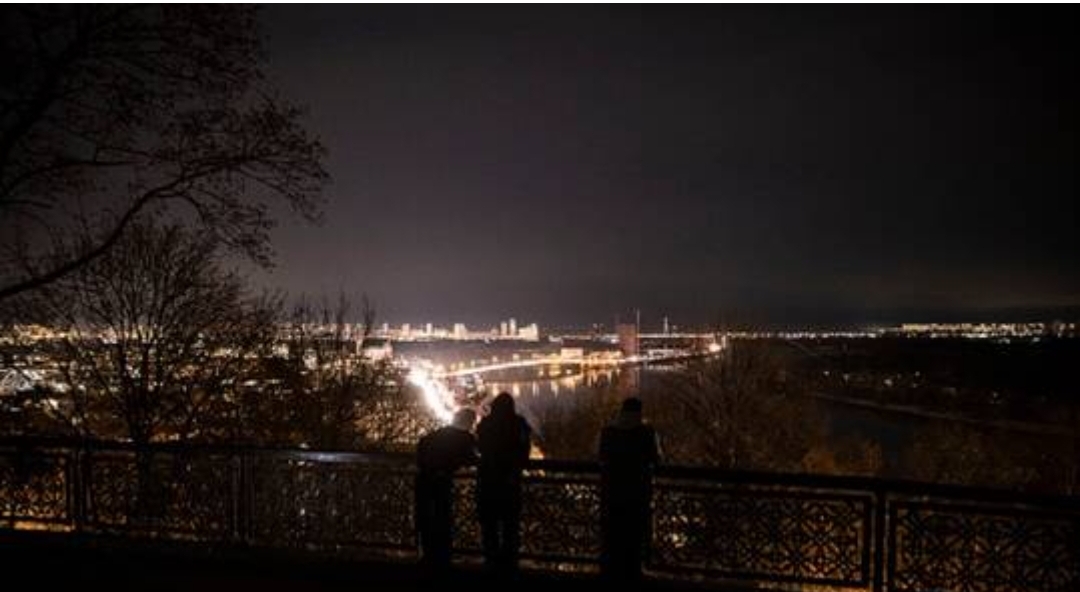 عمدة كييف يؤكد وقوع انفجارات في المدينة