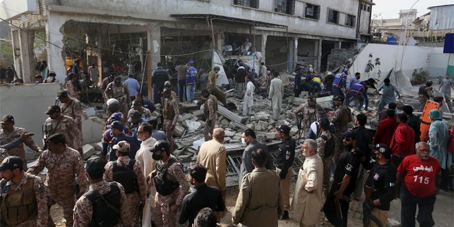 مصرع 12 شخصاً وإصابة 13 آخرين في انفجار أسطوانة غاز في باكستان