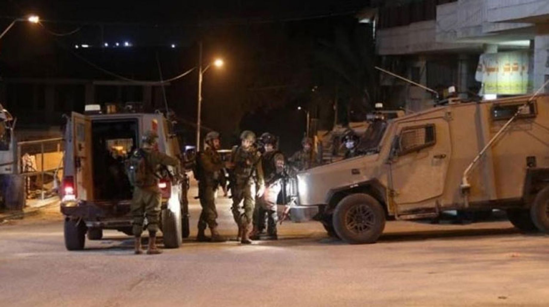 اندلاع اشتباكات عنيفة بين مقاومين وقوات العدو المُقتحمة لمخيم جنين فجراً