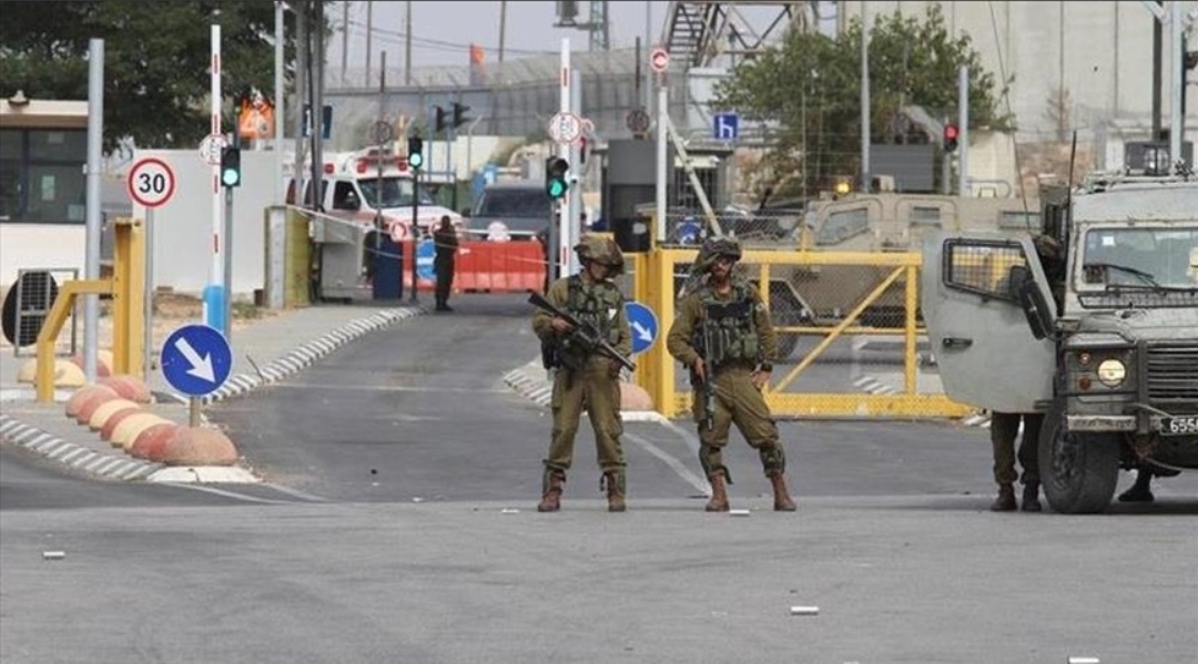 العدو الصهيوني يغلق حاجز الجلمة شمال جنين