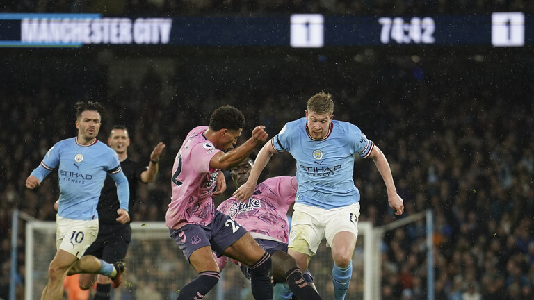 الدوري الإنجليزي.. مانشستر سيتي يهدر نقطتين ويمنح هدية لأرسنال