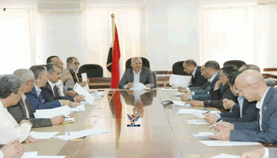 الجنيد يرأس اجتماعا حكوميا لمناقشة احتياجات حجور الطارئة من الخدمات الأساسية