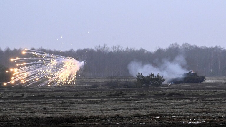 إصابة 12 جنديا  جراء اصطدام عربتين مجنزرتين في ألمانيا