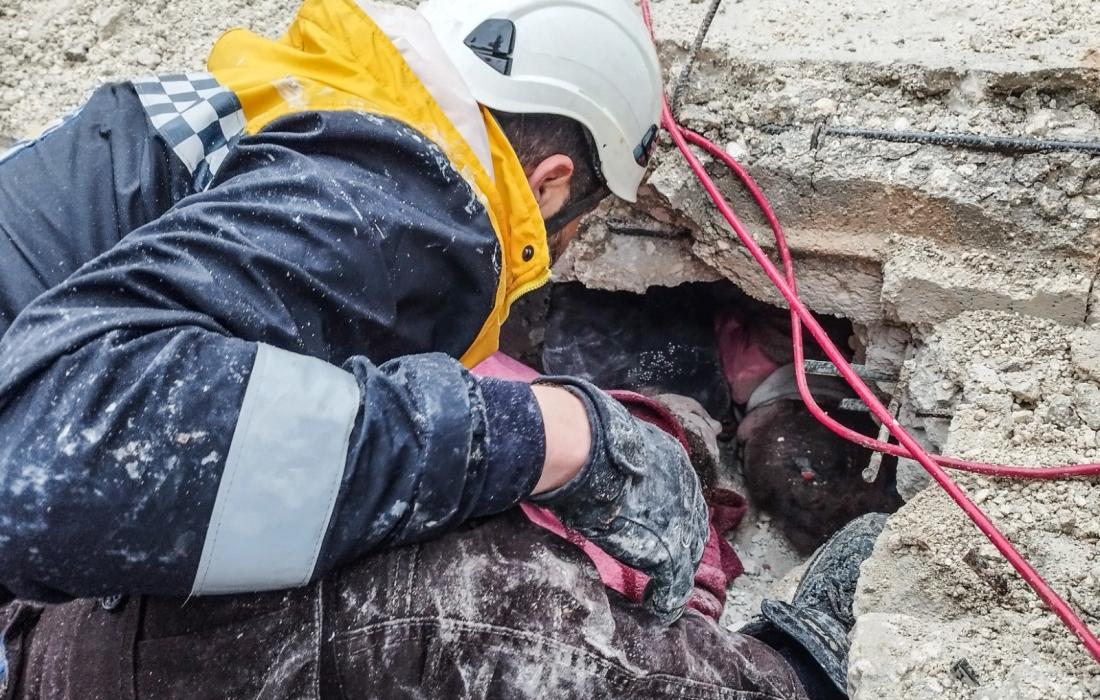 مستشار وزير خارجية فلسطين : لدينا 62 شهيداً جراء الزلزال المدمر في تركيا وسورية