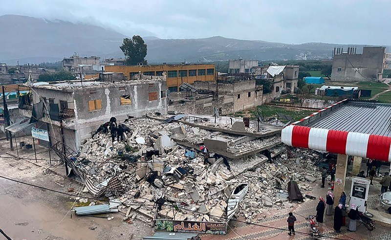 ارتفاع حصيلة ضحايا الزلزال في تركيا وسوريا إلى أكثر  من ١٢ ألف قتيل و٥٥ ألف جريح