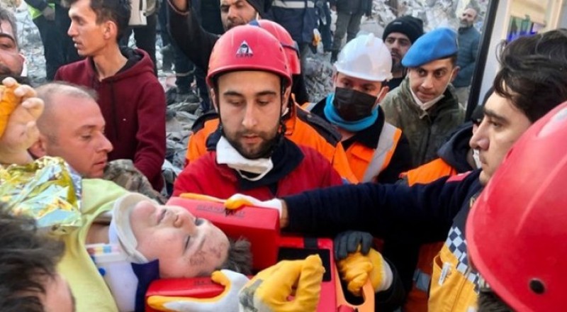 إنقاذ طفل تركي قضى 182 ساعة تحت الركام