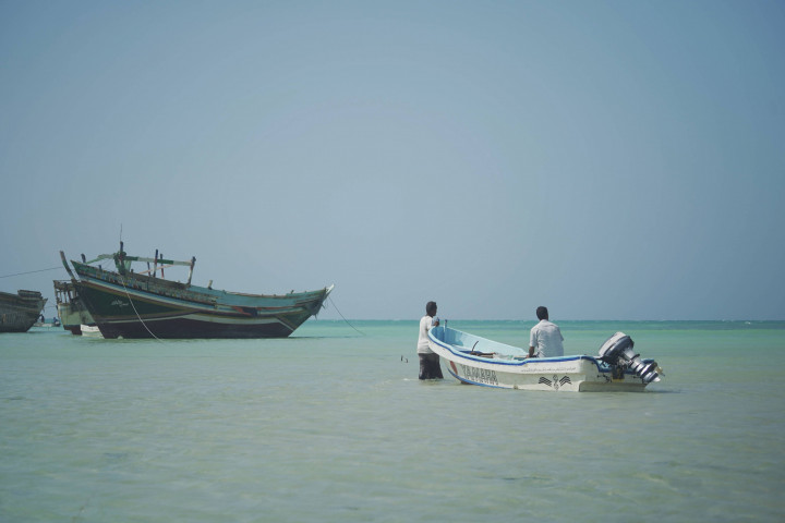 الصيادون في البحر الأحمر … مآسٍ مُغيّبة ومنسيّة