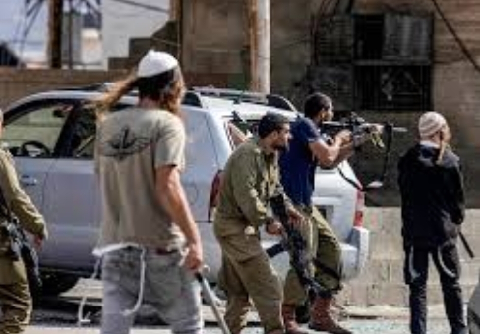 إصابة طفل فلسطيني إثر اعتداء للمستوطنين في الخليل واخرين بالاختناق خلال مواجهات مع العدو غرب جنين