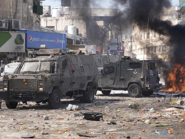 10 شهداء فلسطينيين و102 جريح خلال مواجهات في مدينة نابلس