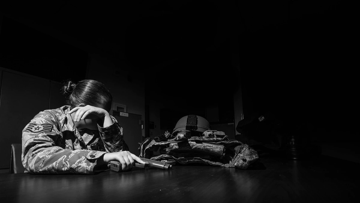 توصية بتشديد قواعد حيازة العسكريين الأمريكيين أسلحة نارية شخصية للحدّ من حالات الانتحار