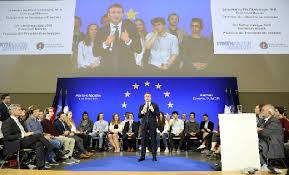 الرئيس الفرنسي يظهر في أحد أفلام  مهرجان كان  الرئيس الفرنسي يظهر في أحد أفلام  مهرجان كان