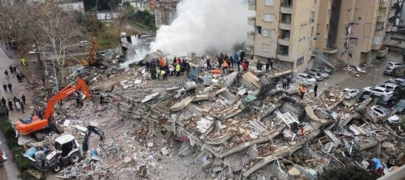 رئيس بلدية إسطنبول يحذر من إحتمال وقوع زلزال عنيف يضرب المدينة