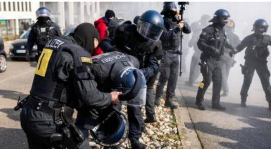 ألمانيا.. إصابة 53 ضابطا خلال احتجاجات عنيفة