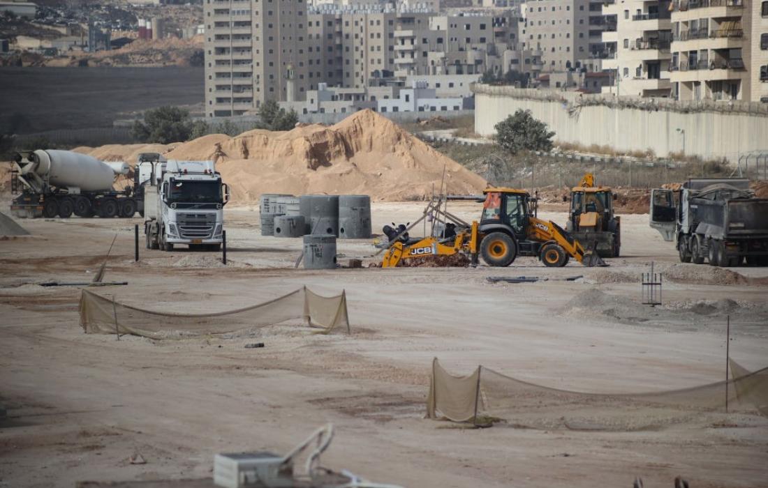 العدو الصهيوني يصادق على مخططات جديدة لبناء 700 وحدة استيطانية بالقدس