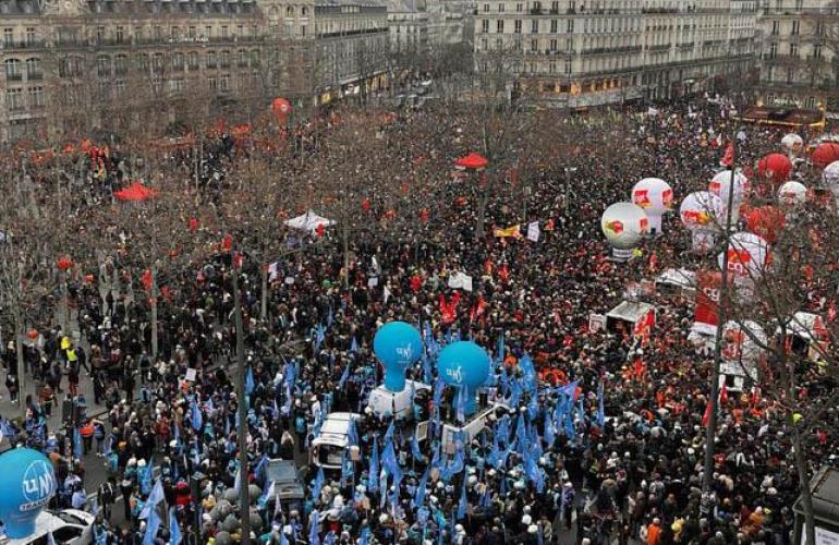 تظاهرات مليونية في فرنسا ضد الحكومة