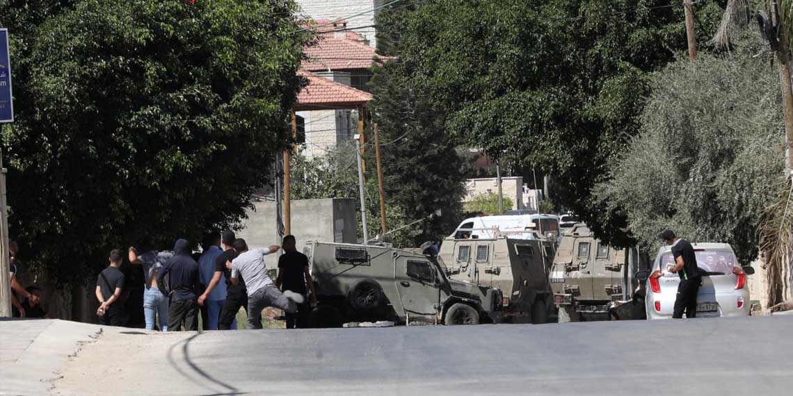 المقاومة الفلسطينية تستهدف حاجزاً عسكرياً صهيونياً قرب نابلس