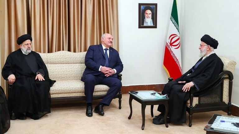 خامنئي: على الدول التي تتعرض للعقوبات الأمريكية العمل معا لكسرهذه الآلية