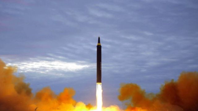 كوريا الشمالية تطلق صاروخين بالستيين غداة انطلاق مناورات عسكرية بين واشنطن وسول