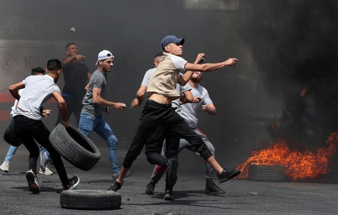 اندلاع مواجهات بين شبان فلسطينيين وقوات العدو الصهيوني في نابلس وجنين