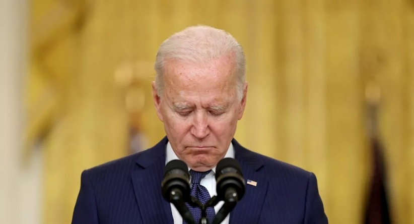 الرئيس الأمريكي يقر بعجزه في وقف حوادث عنف السلاح في بلاده