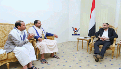 الرئيس المشاط يناقش مع مدير مؤسسة يمن ثبات أنشطة المؤسسة الإنسانية
