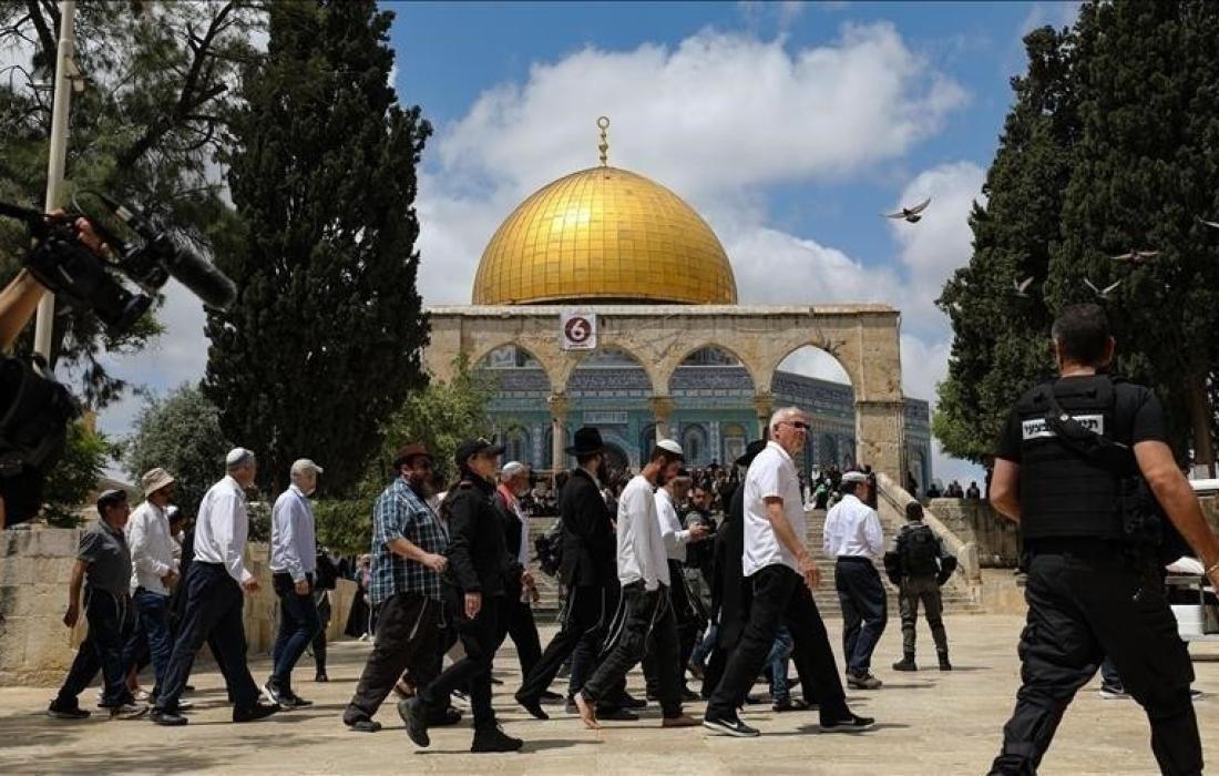 العدو الصهيوني يسمح لمستوطنيه مواصلة اقتحام الأقصى خلال العشر الأواخر من رمضان