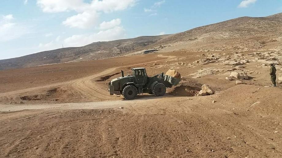 مستوطنون يشرعون بحفريات في “مسافر يطا” لإقامة مبنى استيطاني