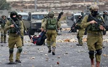 العدو الصهيوني يعتقل 12 فلسطينيا ويواصل حصاره لمدينة “أريحا” لليوم السادس