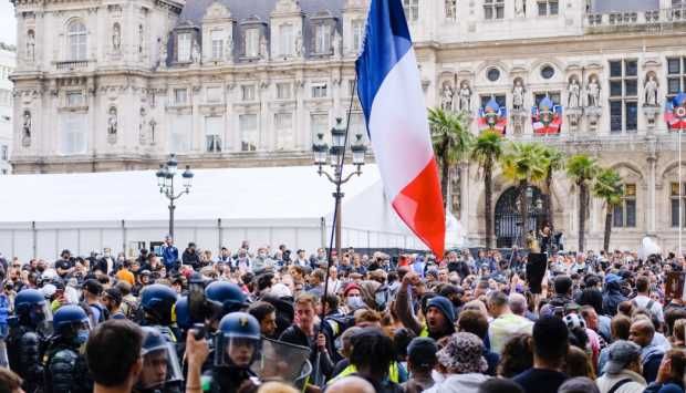 فرنسا تنتفض.. بـ 300 مسيرة وإسبانيا بأكثر من 70 مظاهرة للمطالبة برفع الأجور