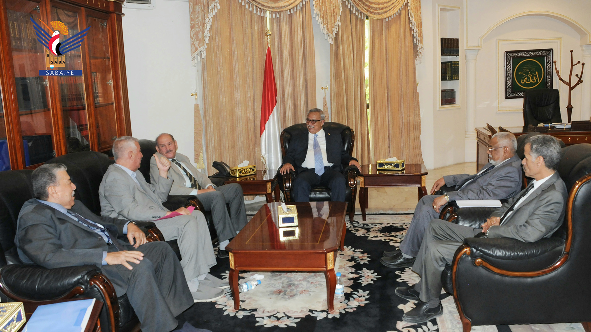 رئيس الوزراء يشيد بالأداء الأكاديمي والتعليمي والبحثي للجامعات اليمنية