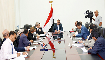 اللجنة الحكومية لتسيير الرؤية الوطنية تناقش آليات الانتقال بالرؤية إلى التطبيق العملي