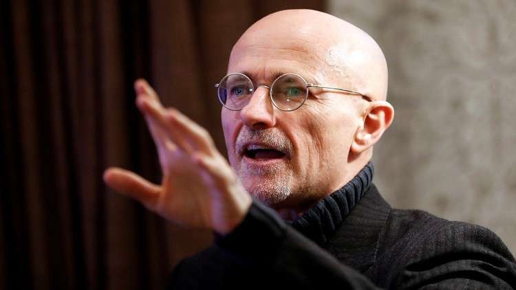 جراحان يعتزمان زراعة أول رأس بشري حي في العالم جراحان يعتزمان زراعة أول رأس بشري حي في العالم