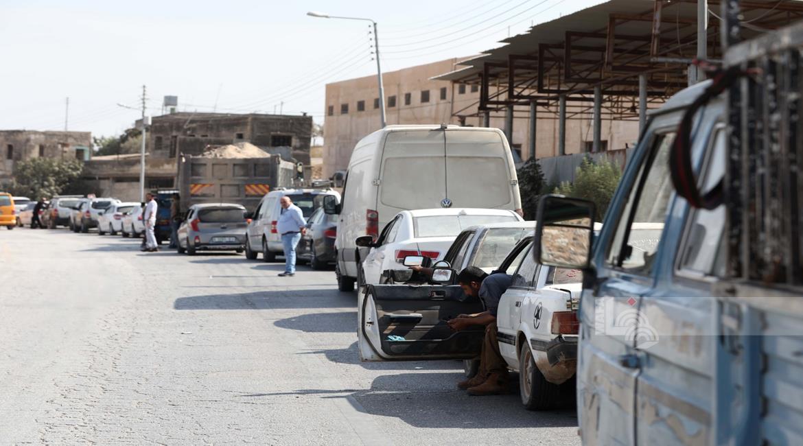 العدو الصهيوني يغلق حاجز بيت فوريك ويقتحم المنطقة الشرقية من نابلس