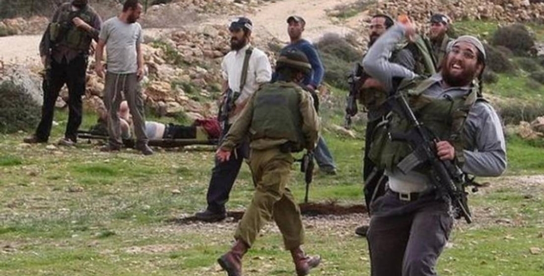 مستوطنون صهاينة يجددون اعتداءاتهم على مركبات الفلسطينيين في الخليل