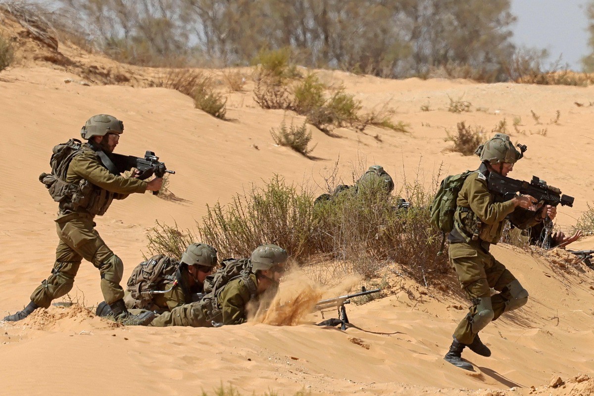 جيش العدو الصهيوني يعلن مصرع أحد جنوده داخل قاعدة عسكرية بالنقب