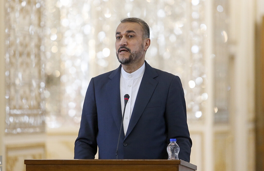 عبداللهيان: التردد والتأخير في إدانة تدنيس القرآن يكشف عن ازدواجية المعايير