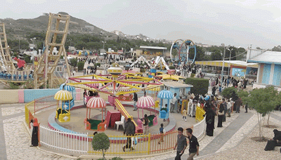 عيد اليمنيين.. معاناة وإصرار على الحياة