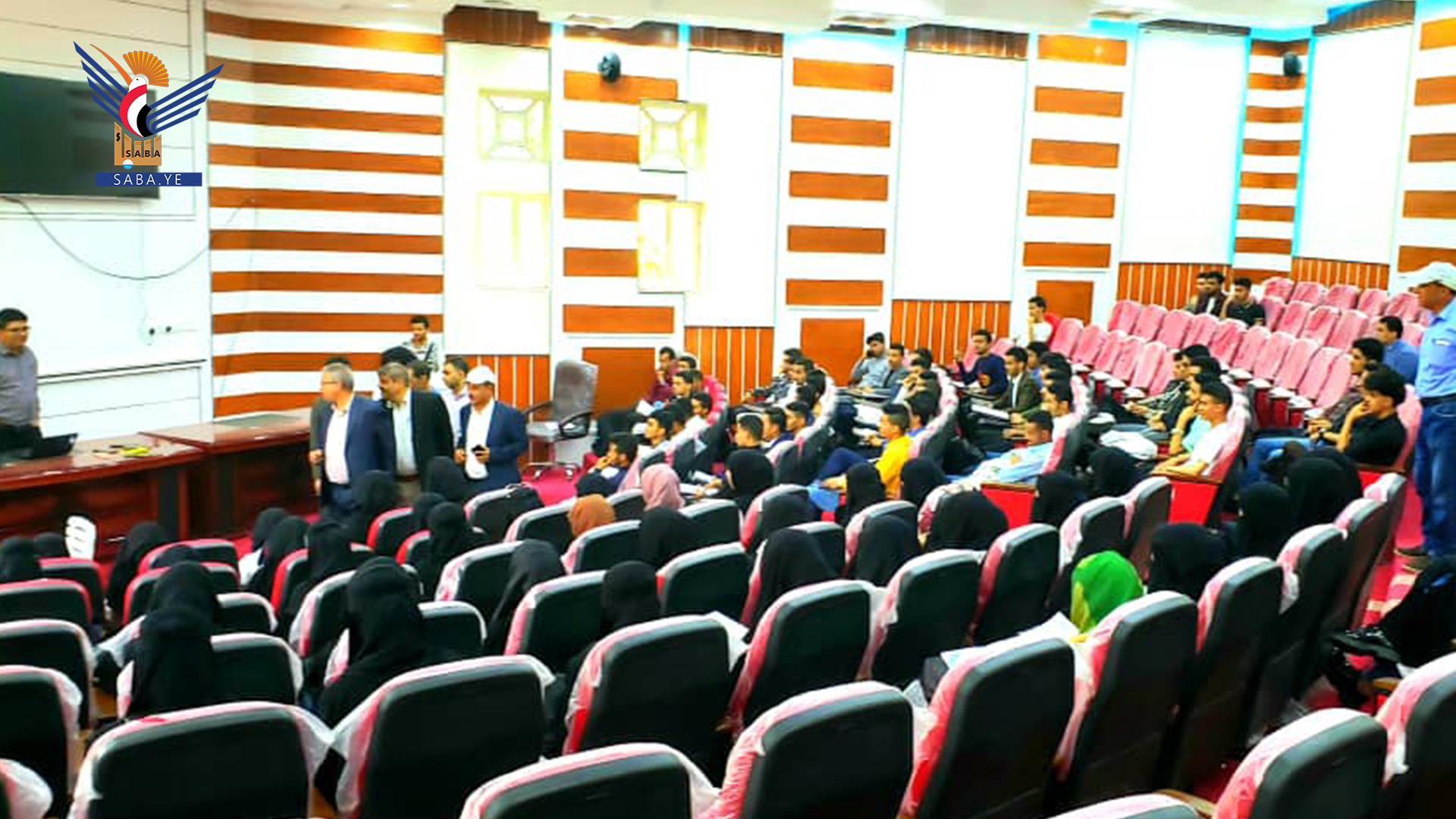 تفقد سير الأداء بكلية الطب والعلوم الصحية بجامعة إب