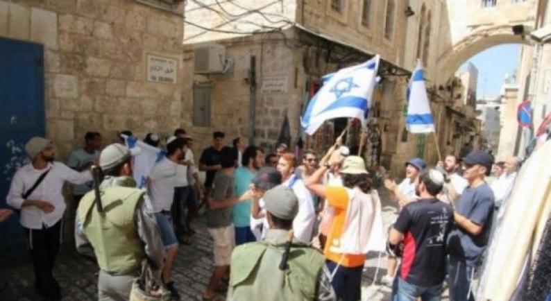مسيرة استفزازية لقطعان المستوطنين الصهاينة في البلدة القديمة بالقدس المحتلة