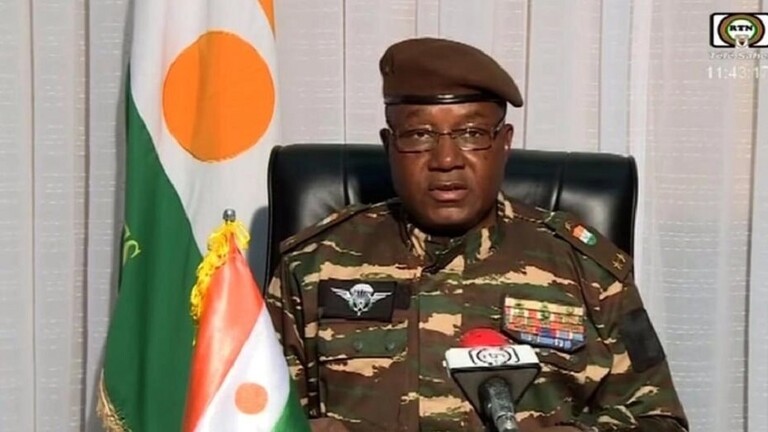 تولي قائد عسكري في النيجر المجلس العسكري الانتقالي اثر الإطاحة بالرئيس محمد بازوم