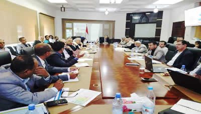 اجتماع موسع برئاسة وزير المياه والبيئة لاستعراض الأنشطة والتدخلات للحد من الكوليرا