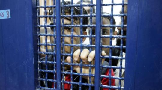 13 أسيراً فلسطينيا يواصلون الإضراب المفتوح عن الطعام والوضع داخل سجون العدو خطير
