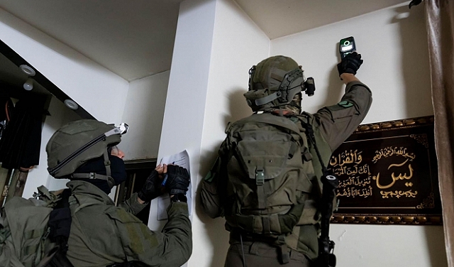 العدو الصهيوني يبدأ إجراءات هدم منزلين فلسطينيين في مدينة الخليل بالضفة المحتلة