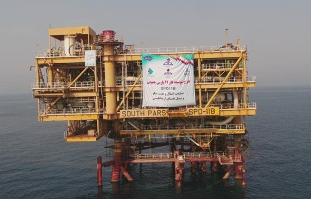 الرئيس الإيراني يدشن المرحلة الأخيرة من مشروع تطوير أكبر حقل غاز في العالم