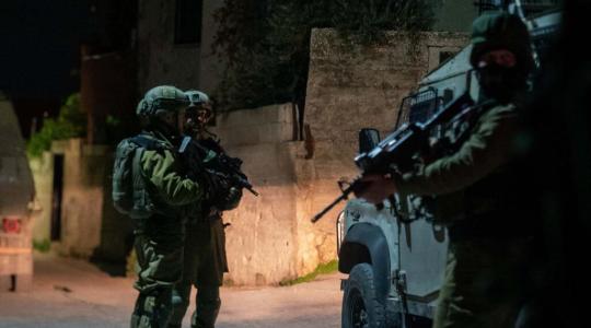 العدو الصهيوني يعتقل والدة وشقيقة الطفل باسل عياد من القدس
