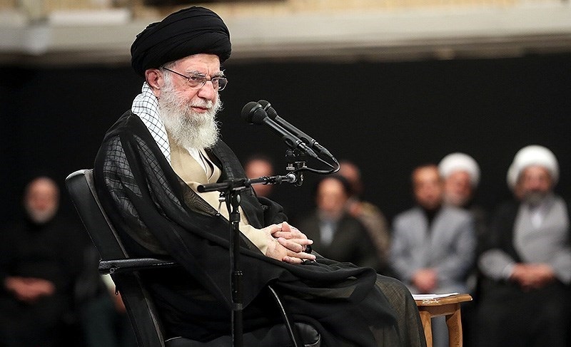 السيد الخامنئي: أمريكا أطلقت مجموعة لخلق الأزمات في مختلف الدول